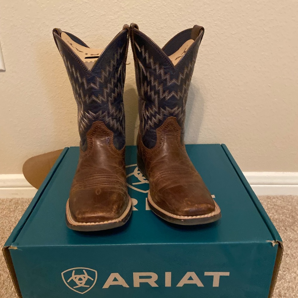 Boys Sz 3 Ariat Tycoon Boots